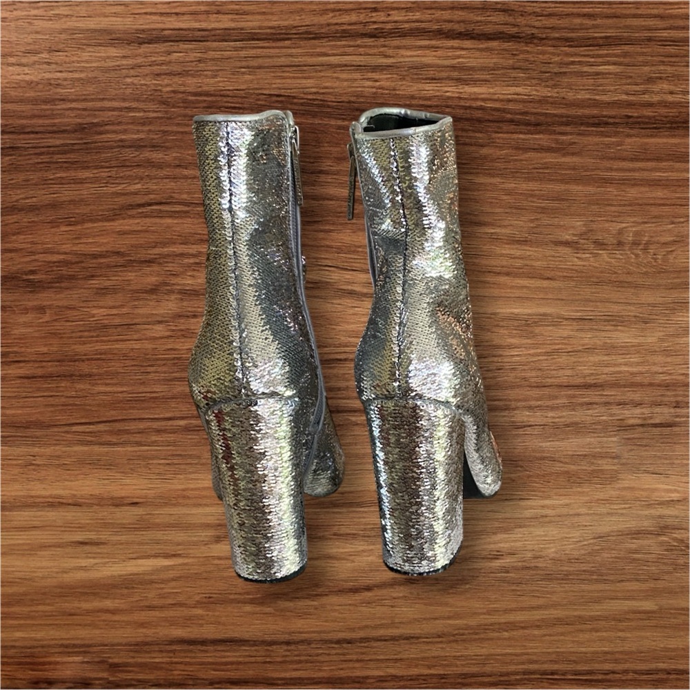 Kendall & Kylie Shimmering Silver Heeled Boots - Picture 8 of 9
